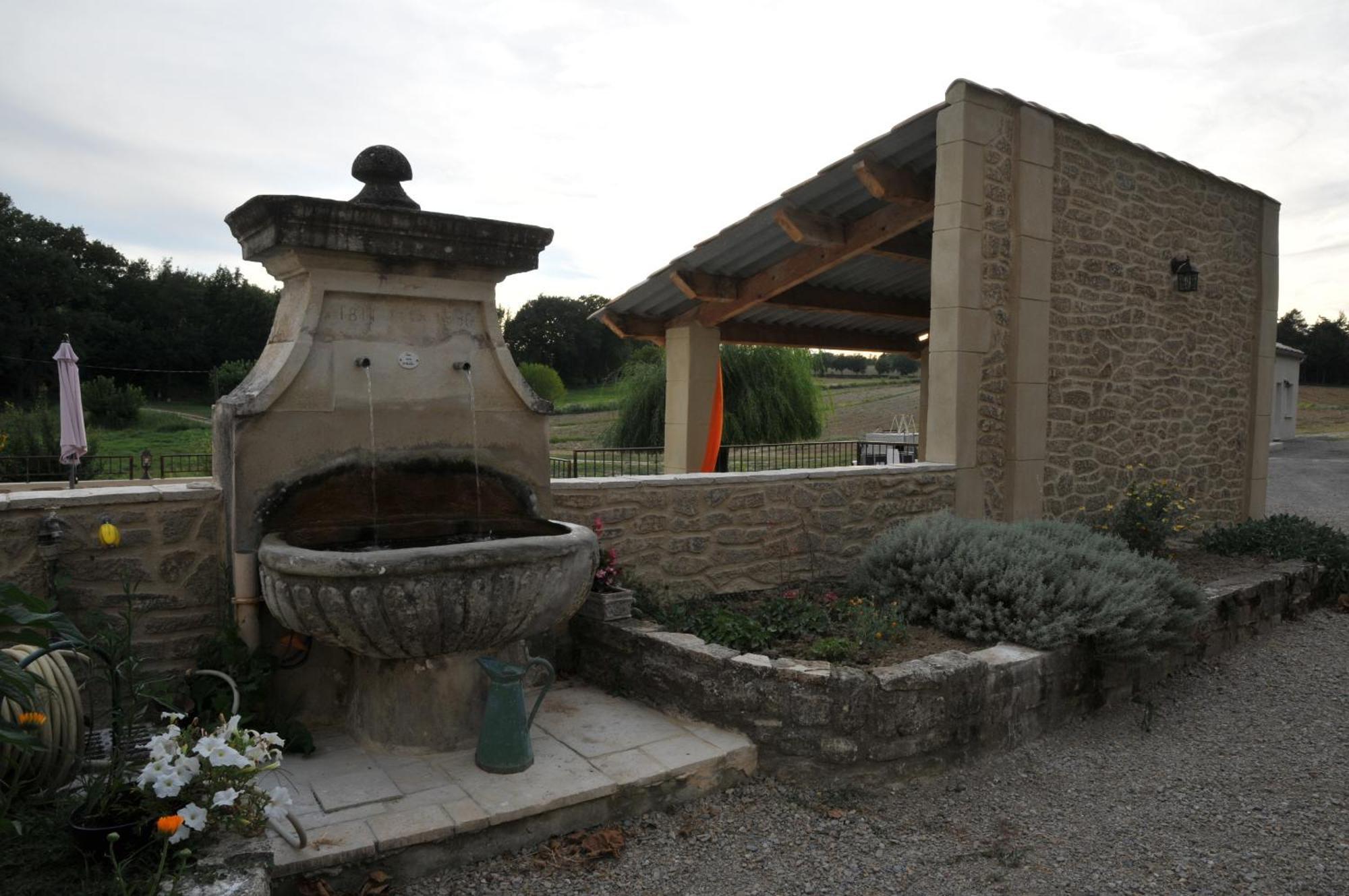 Hotel Les Anes De Forcalquier Exteriér fotografie